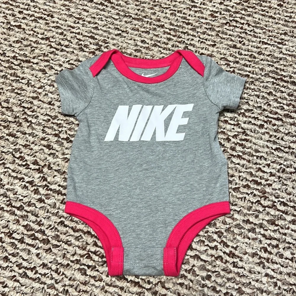 ‎Nike